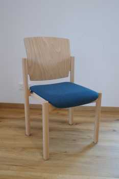 Preview: Kirchenstuhl und Gemeindestuhl Idstein-S, Massivholzstapelstuhl